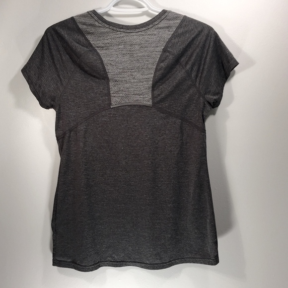 Old Navy T-Shirt Women's Small Gray Active Semi Fitted Tee Mesh - Picture 3 of 6